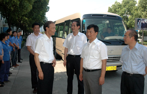 溧阳市委书记盛建良等向导慰问凯时一线员工